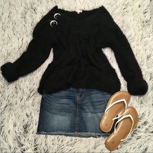 🦋 Fuzzy Black Sweater 🖤